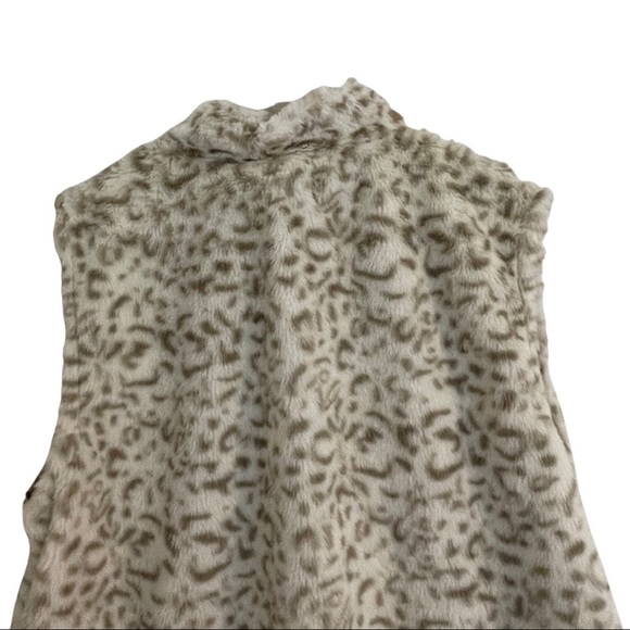 Vest - Picture 5 of 6